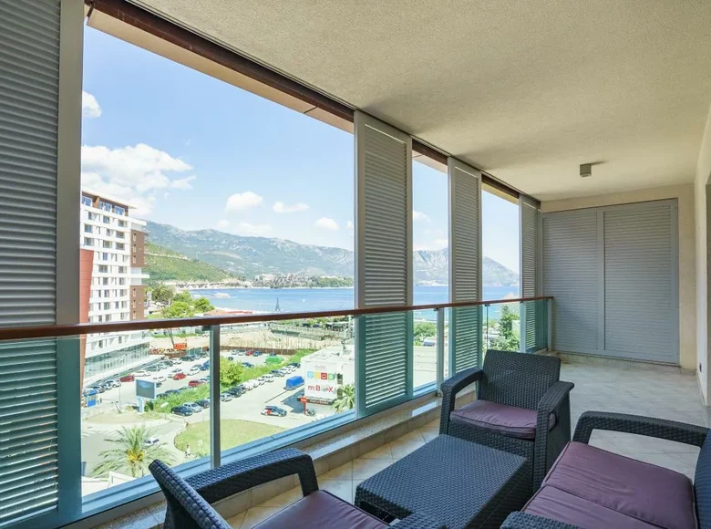 Mieszkanie 2 pokoi 67 m² Budva, Czarnogóra