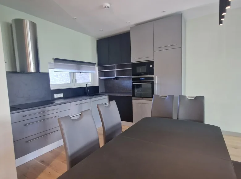 6 bedroom villa 180 m² Marupe, Latvia
