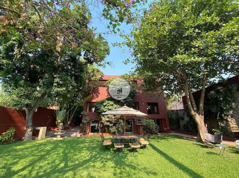 Casa 6 habitaciones 1 610 m² Tequesquitengo, México