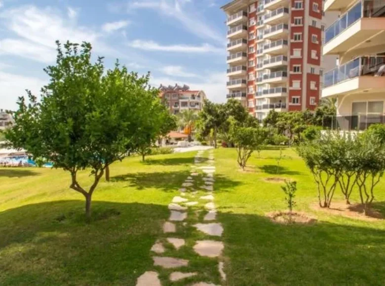 Mieszkanie 2 pokoi 120 m² Alanya, Turcja