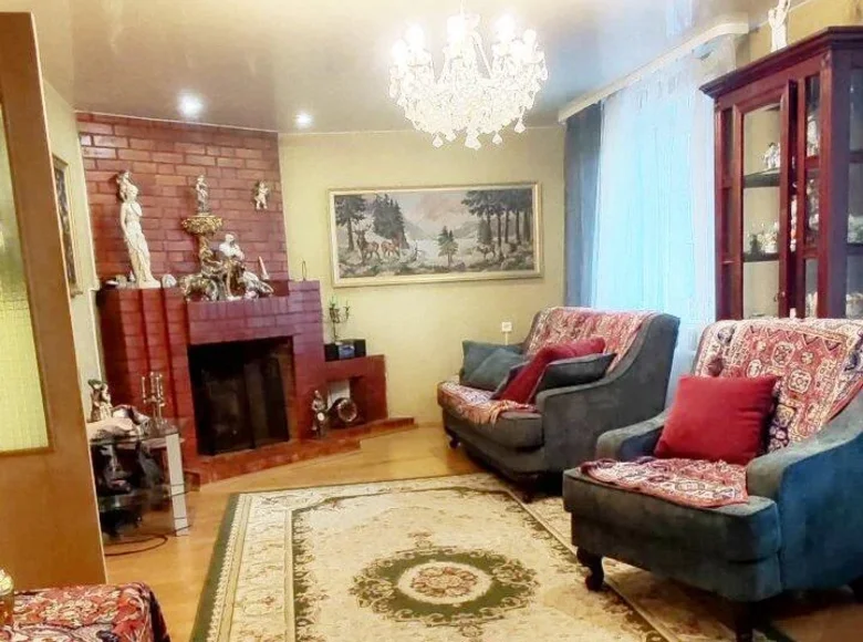 House 185 m² Homyel, Belarus