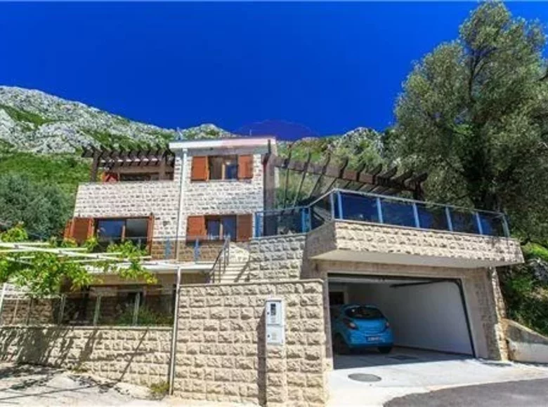 4-Zimmer-Villa 270 m² Sustas, Montenegro