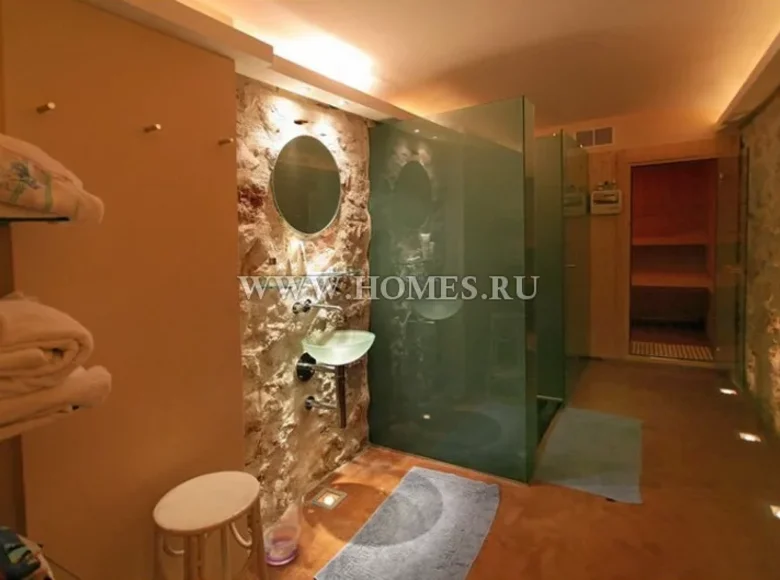 4 bedroom apartment 133 m² Barcelona, Spain