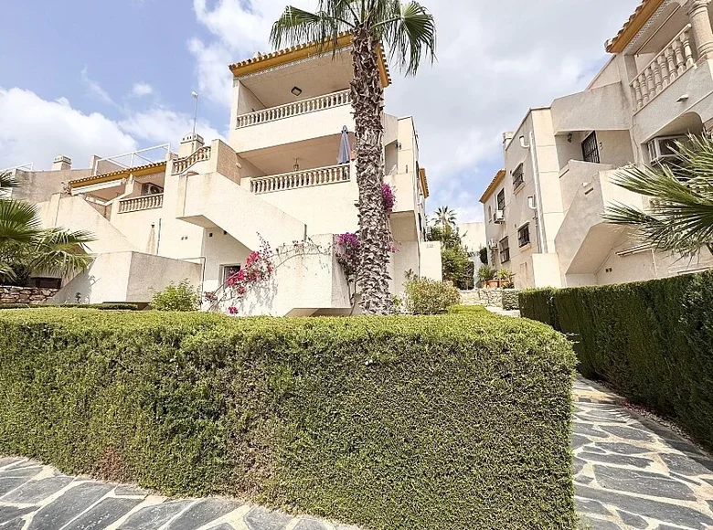 Mieszkanie 2 pokoi 80 m² Orihuela, Hiszpania