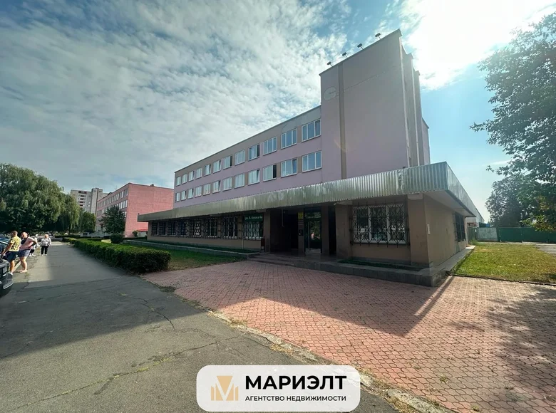 Propiedad comercial 2 016 m² en Gómel, Bielorrusia