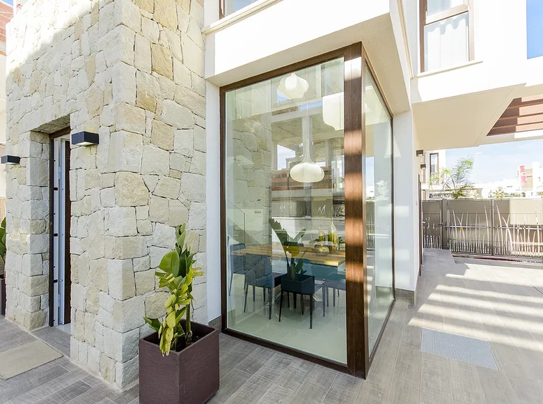 3 bedroom villa 116 m² Urbanizacion Dona Pepa, Spain