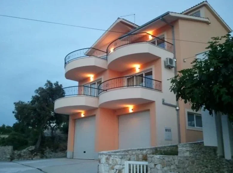 Hotel 261 m² in Šibenik-Knin County, Croatia