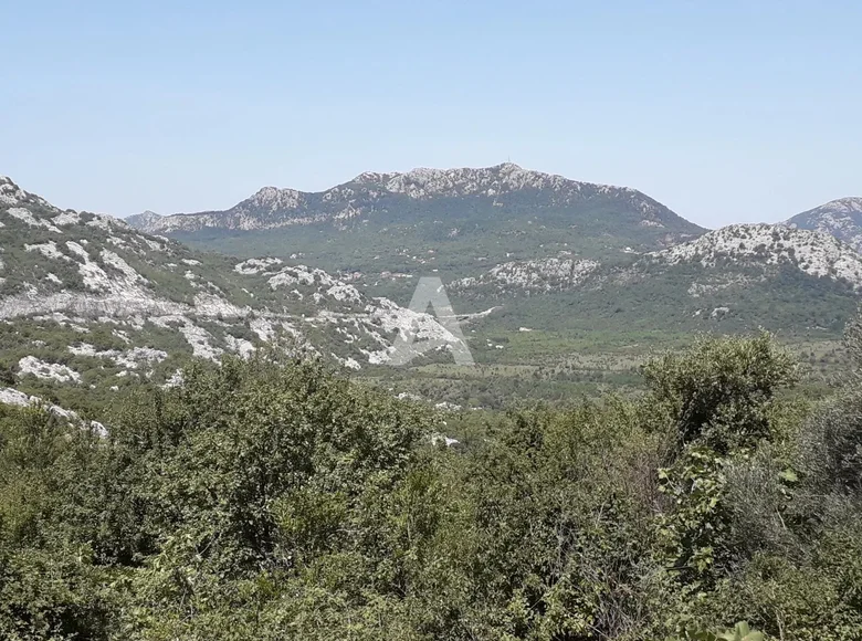 Atterrir  Bar, Monténégro