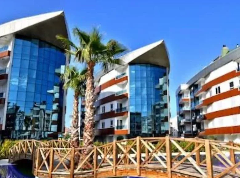 Mieszkanie 4 pokoi 150 m² Muratpasa, Turcja