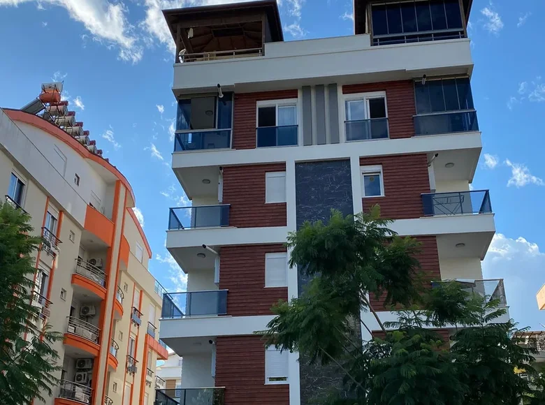 Mieszkanie 3 pokoi 170 m² Konyaalti, Turcja
