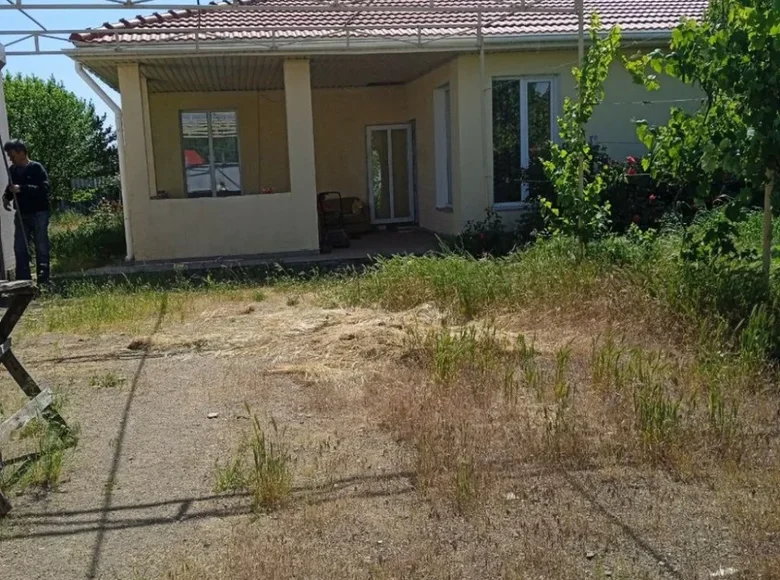 Haus 3 Zimmer 140 m² Karolino-Bugas, Ukraine