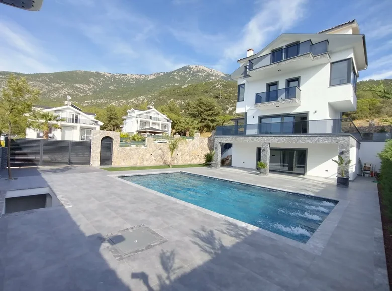 4 bedroom Villa 300 m² Karakecililer, Turkey