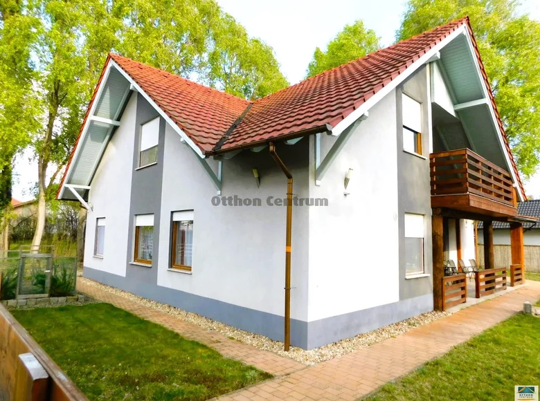 7 room house 240 m² Veresegyhaz, Hungary
