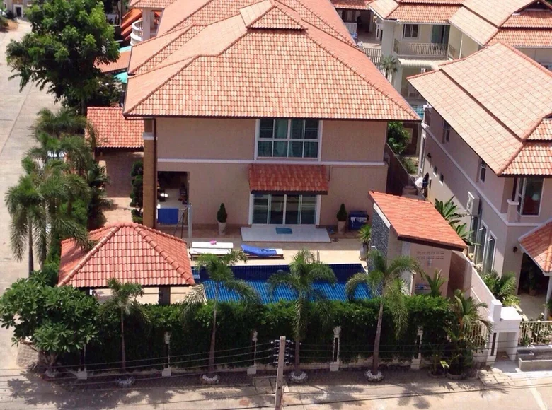 4-Schlafzimmer-Villa 315 m² Pattaya, Thailand