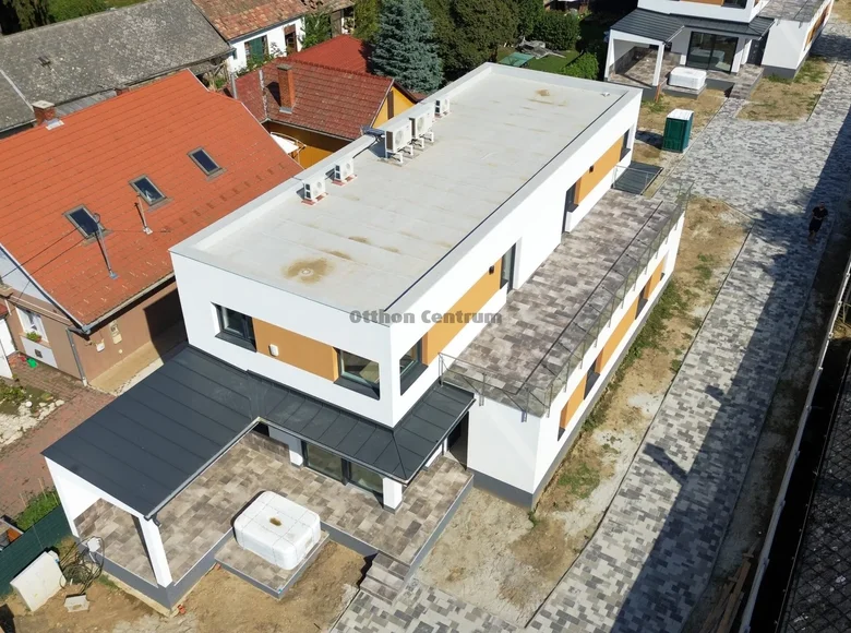 Casa 5 habitaciones 167 m² Balatonszarszo, Hungría