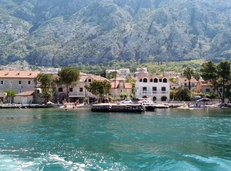 Mansion 15 rooms 450 m² Dobrota, Montenegro