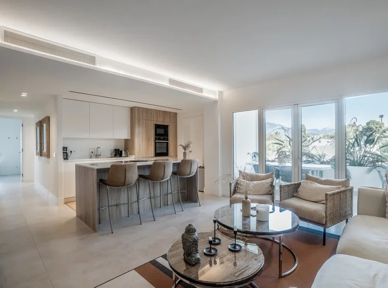 Mieszkanie 4 pokoi 140 m² Almeria, Hiszpania