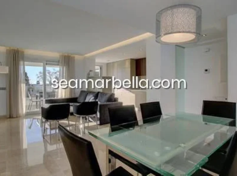 Wohnung 3 Schlafzimmer  San Pedro Alcantara, Spanien