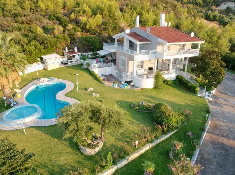 6 bedroom villa 2 300 m² Polychrono, Greece