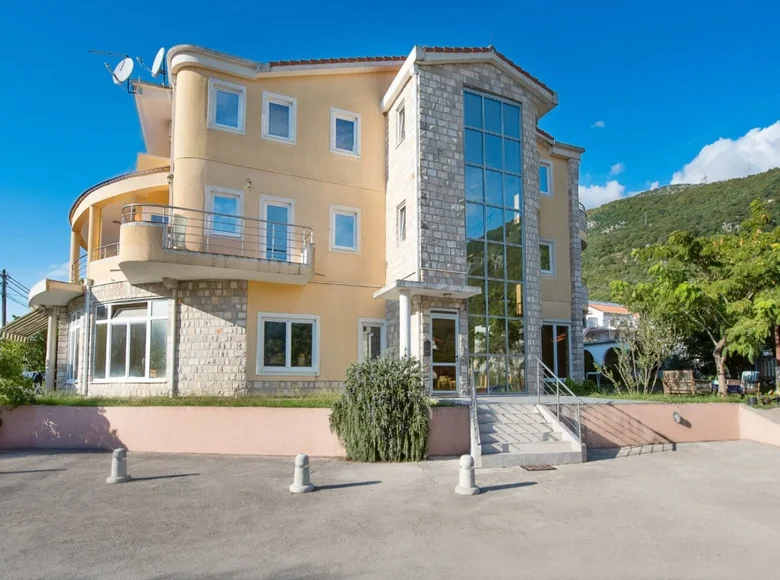 2 bedroom apartment 80 m² Lastva Grbaljska, Montenegro