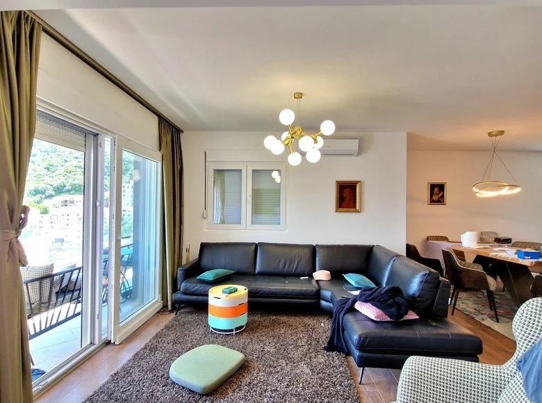 Penthouse 3 bedrooms 140 m² Budva, Montenegro