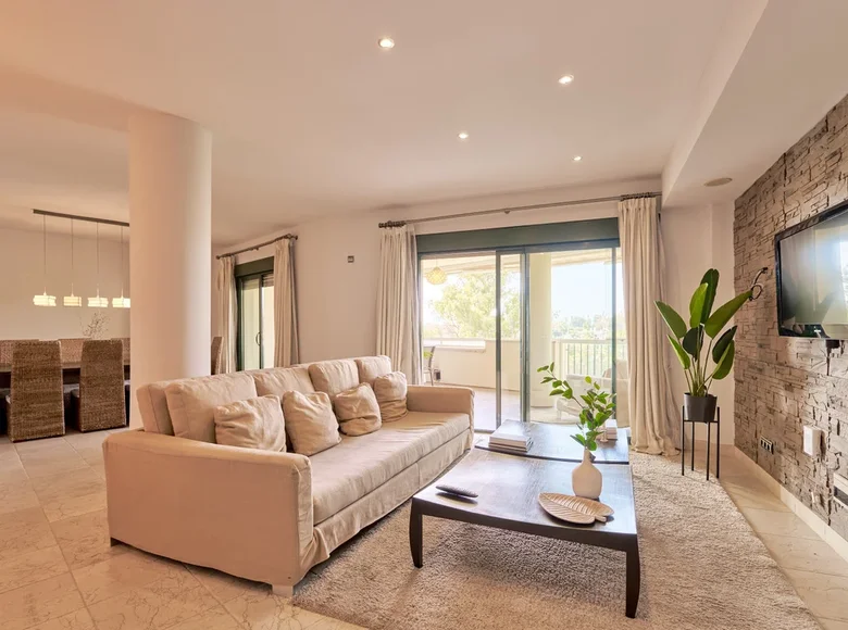 Wohnung 3 Schlafzimmer 191 m² San Pedro Alcantara, Spanien