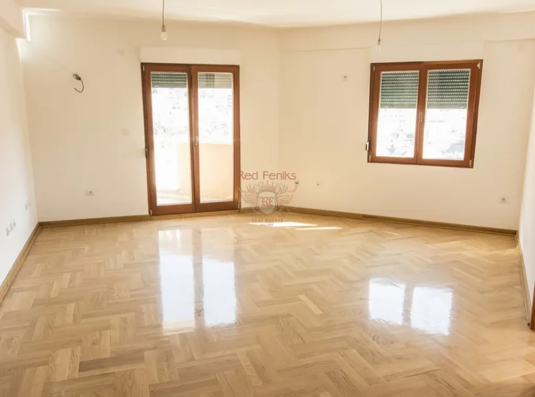 Mieszkanie 4 pokoi 110 m² Budva, Czarnogóra