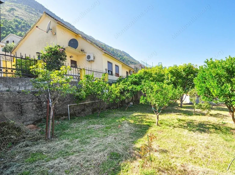 4 bedroom house 100 m² Kotor, Montenegro