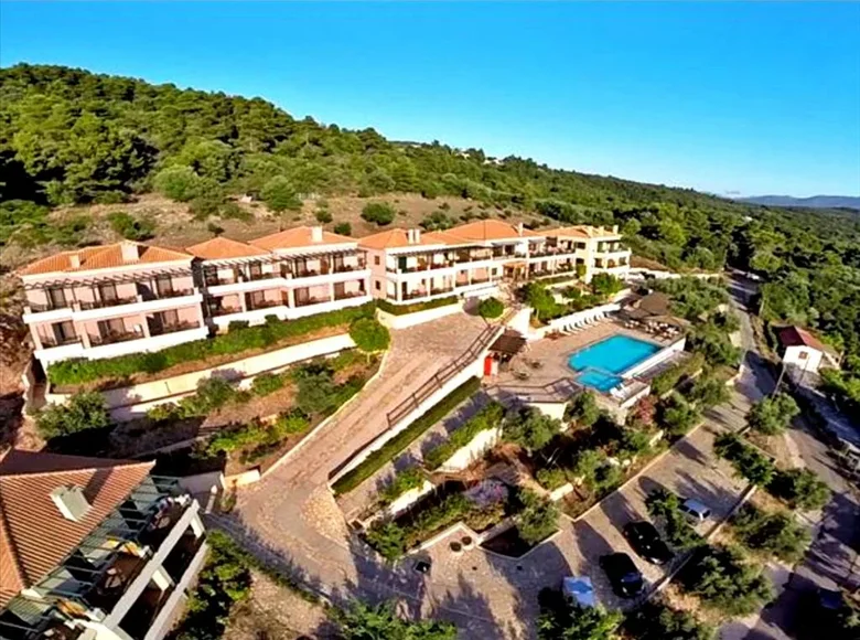 Hôtel 2 500 m² à Agaliani, Grèce