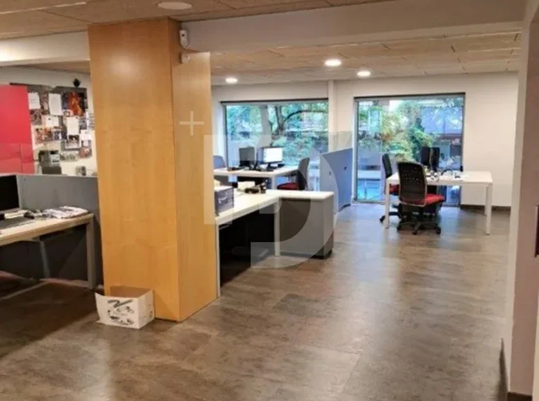 Коммерческое помещение 800 м² Барселона, Испания
