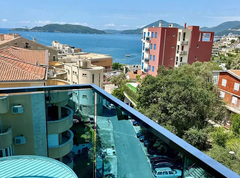 2 bedroom apartment 92 m² Budva, Montenegro