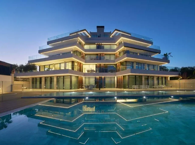 2 bedroom apartment 108 m² Estepona, Spain