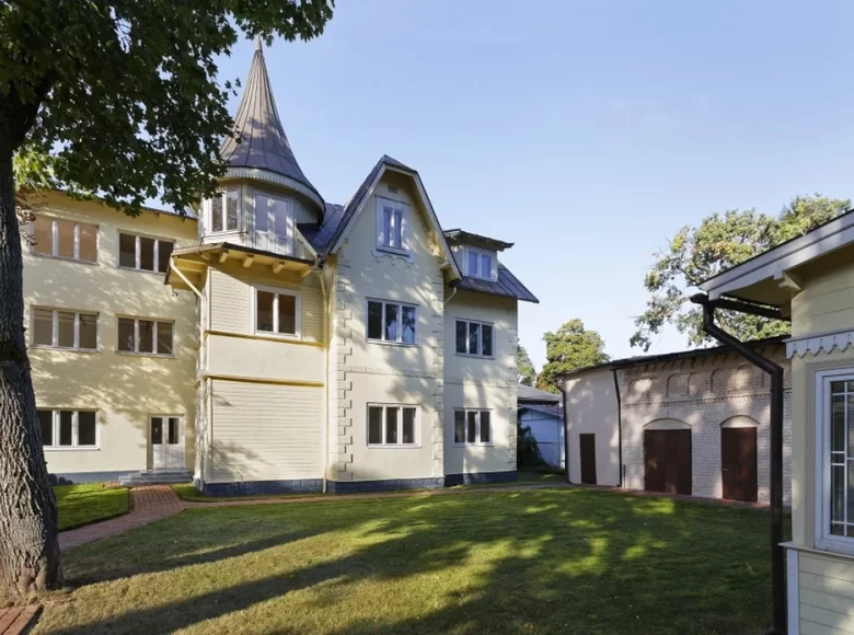 Maison des revenus 597 m² à Jurmala, Lettonie