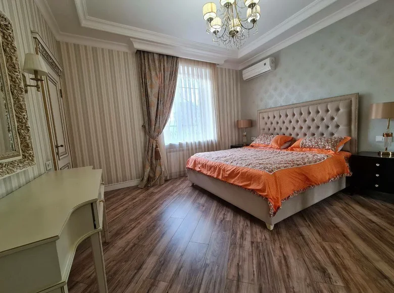 Kvartira 4 xonalar 135 m² Toshkentda