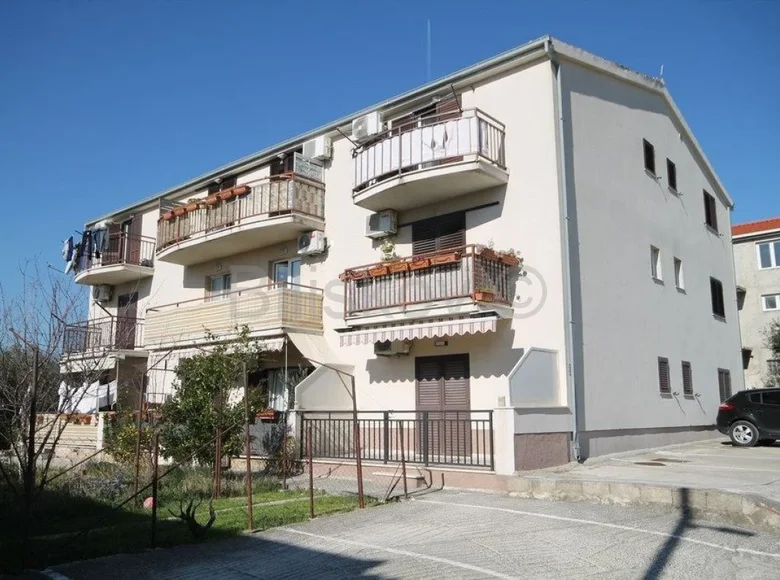 Apartamento 2 habitaciones 80 m² Kastel Stari, Croacia