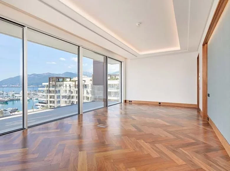 Apartamenty wielopoziomowe 565 m² Tivat, Czarnogóra