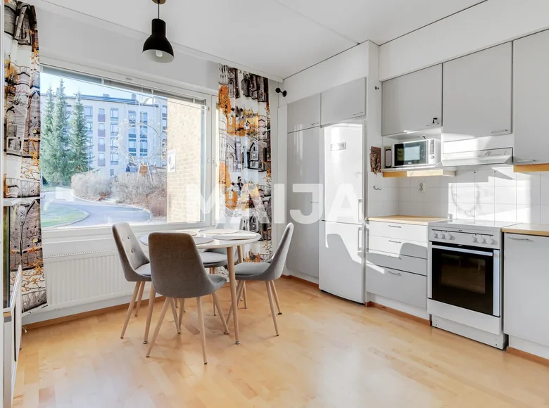 Apartamento 3 habitaciones 77 m² Helsinki sub-region, Finlandia