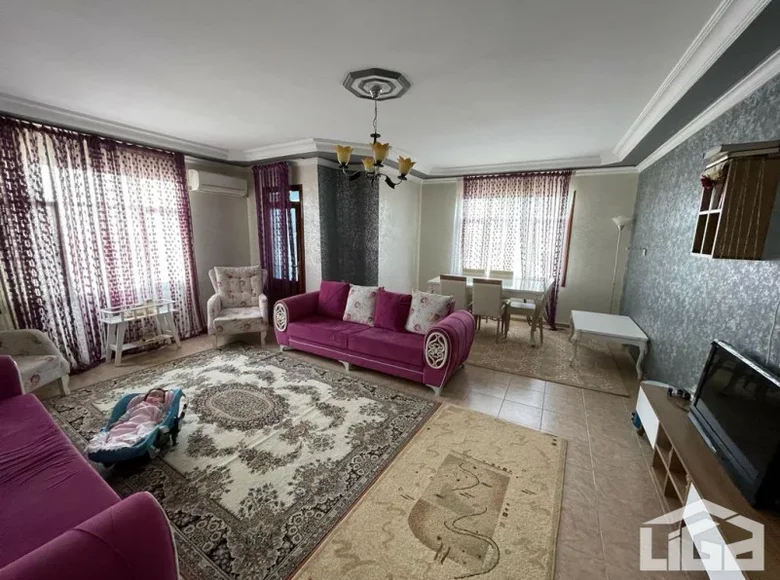Mieszkanie 4 pokoi 180 m² Erdemli, Turcja