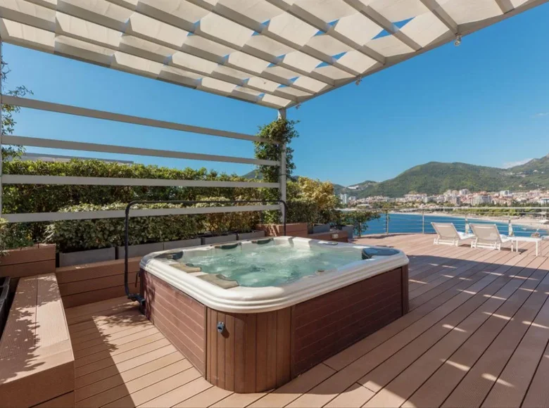 Penthouse 3 bedrooms 517 m² Budva, Montenegro