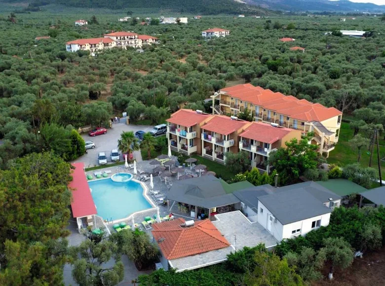 Hotel 1 056 m² in Agios Georgios, Greece