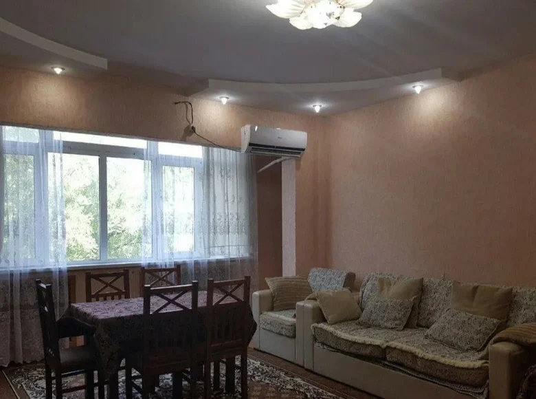 Kvartira 3 xonalar 72 m² Beshkurganda