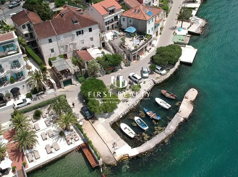 Casa 5 habitaciones 166 m² Dobrota, Montenegro