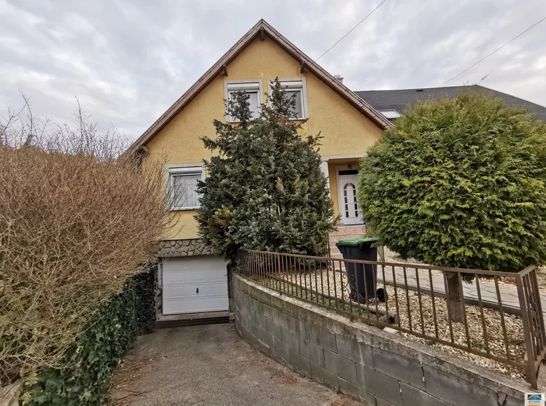 Haus 5 Zimmer 144 m² Szazhalombatta, Ungarn