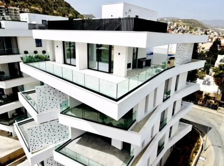 Mieszkanie 3 pokoi 155 m² Limassol District, Cyprus