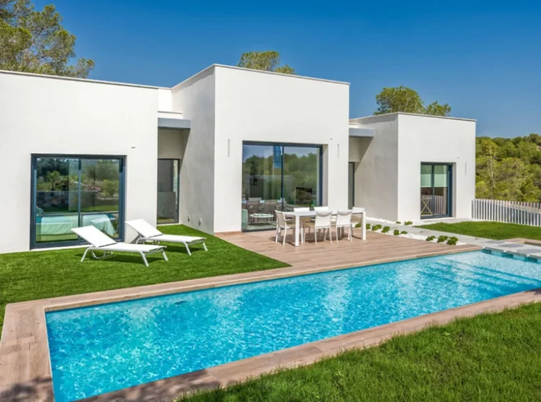 Villa de tres dormitorios 145 m² Orihuela, España