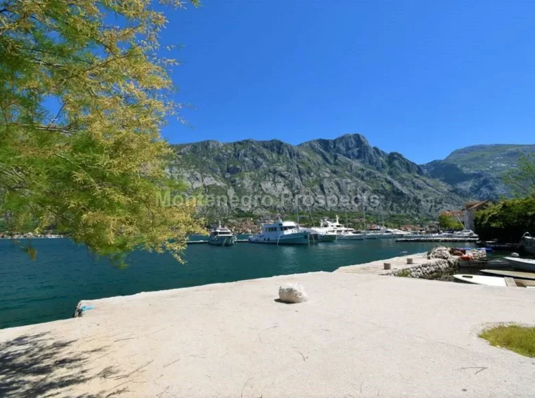 Parcelas 6 416 m² Bijela, Montenegro