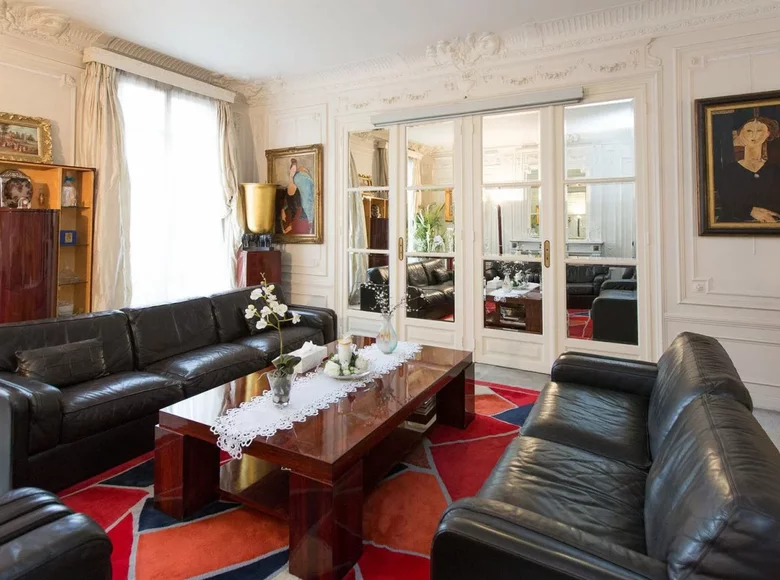 Mieszkanie 6 pokojów 225 m² Paryż, Francja