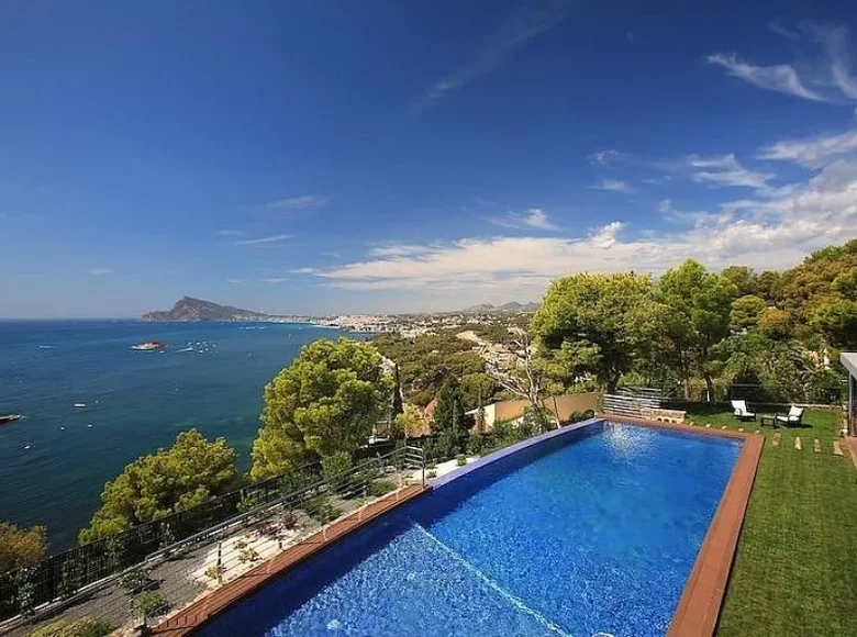 6-Schlafzimmer-Villa 772 m² Altea, Spanien