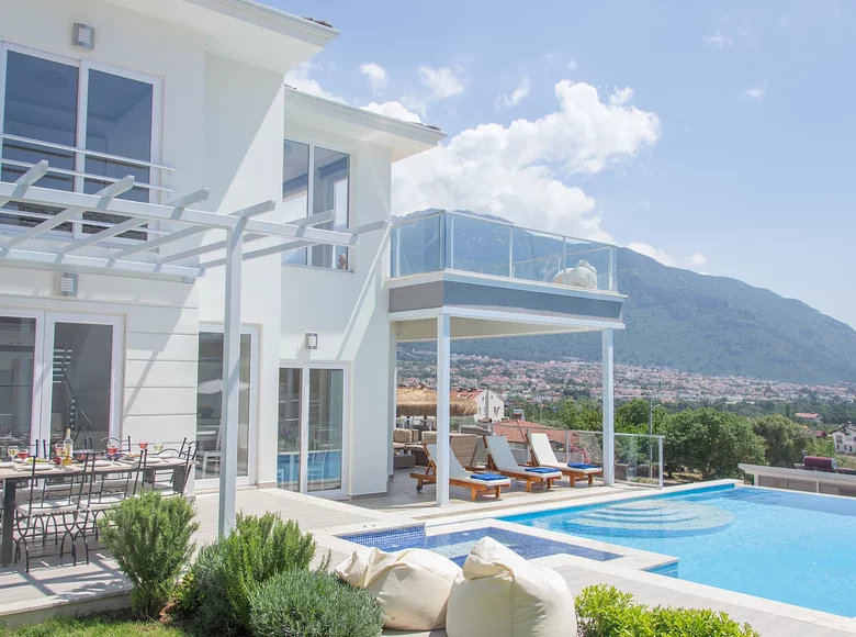 4 bedroom Villa 210 m² Karakecililer, Turkey