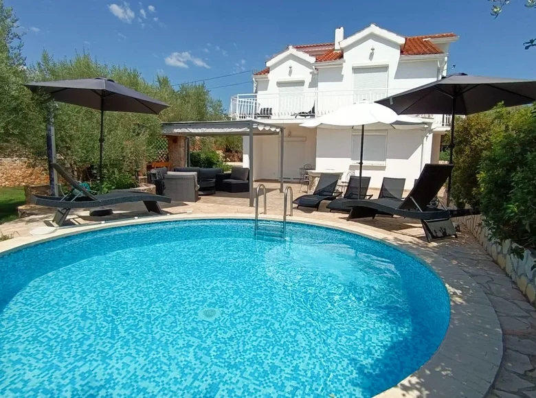 villa de 5 chambres 200 m² Malinska, Croatie